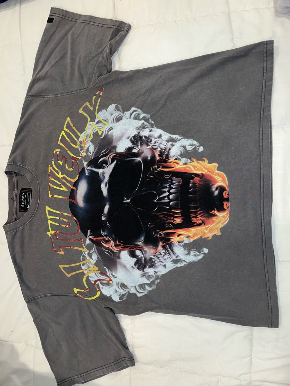 NWOT Men’s Charcoal Graphic Tee - XL